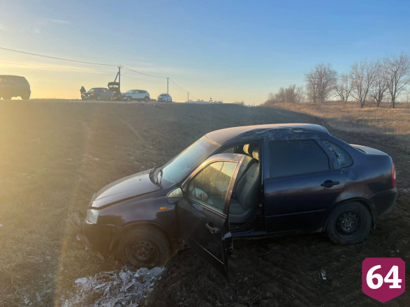 В Саратове два человека пострадали в массовой аварии 