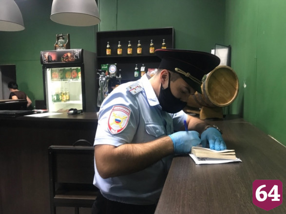 В Саратове магазины торгуют спиртным без лицензии и в запрещенное время 