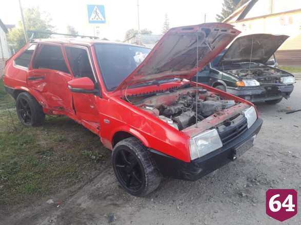 Мужчина покалечился в тройном ДТП под Саратовом