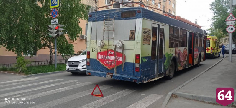 В троллейбусе покалечилась 82-летняя жительница Саратова