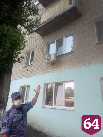 Горожан перепугал продолжительный плач ребенка на балконе