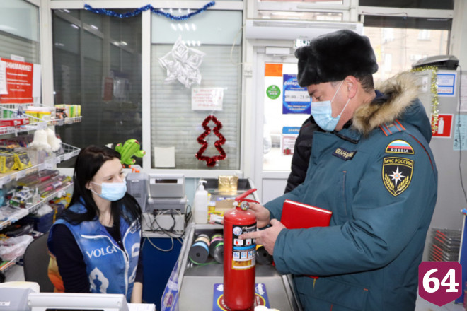 В Саратове искали нелегальных продавцов пиротехники 