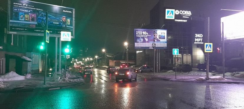На Симбирской водитель «Весты» сбил девушку