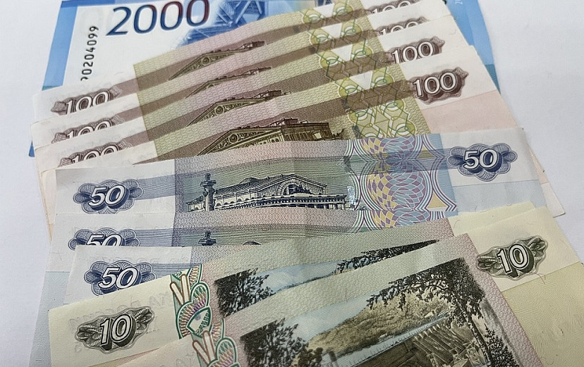 Жительница Саратова столкнулась с мошенниками при обмене рублей на юани