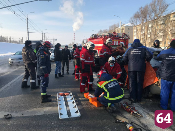 В Саратове мужчина бросил друга умирать после ДТП с мусоровозом