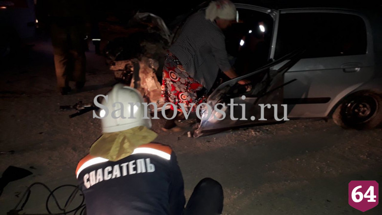 Женщина и двое мужчин разбились в ДТП на трассе под Саратовом