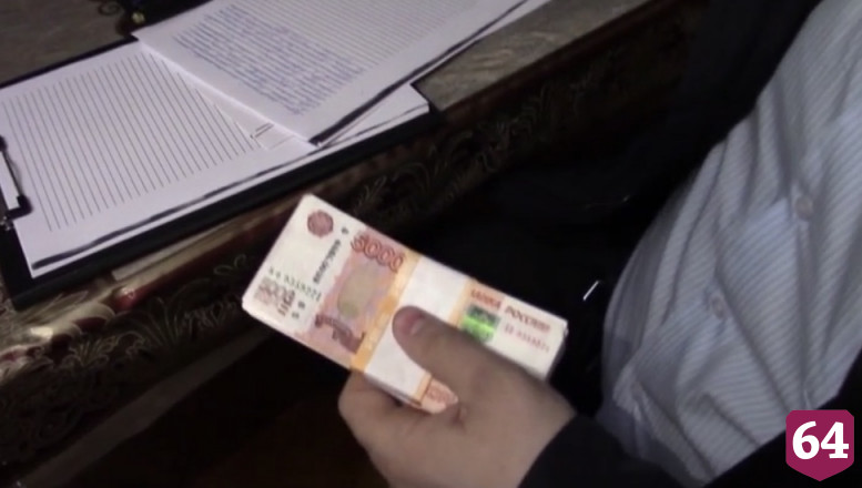 Администратора суда отправили в колонию за крупное мошенничество