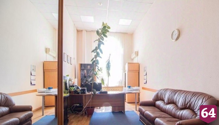 В Саратове продают часть здания Главпочтамта