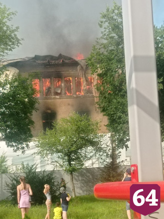 Горевший в Энгельсе Дом офицеров частично обрушился