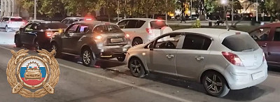 Женщина пострадала в массовой аварии на Московской