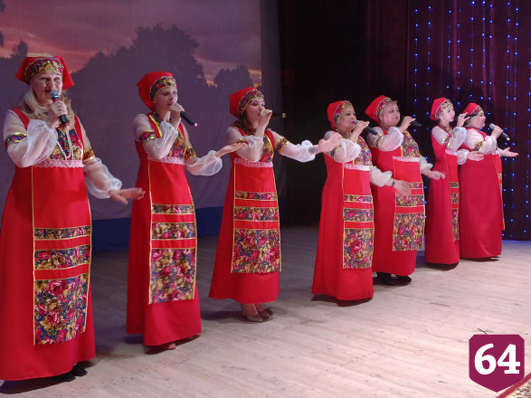 Жители саратовского поселка юбилей района посвятили участникам СВО