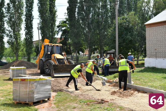 В четырех районах Саратовской области стартовал ремонт тротуаров