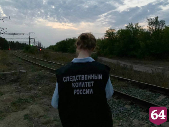 Под Саратовом подростка придавило при разгрузке труб