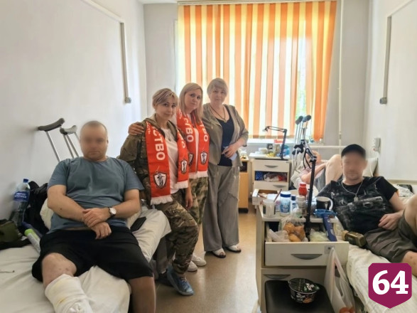 Активисты «Боевого братства» навестили бойцов в саратовском госпитале 