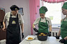 Саратовский дедушка научил детей готовить чак-чак