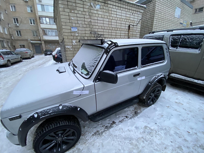 В Саратове внедорожник строителя арестовали из-за плохого фундамента