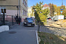 В Саратове автохамы объезжают коммунальные раскопки по тротуару