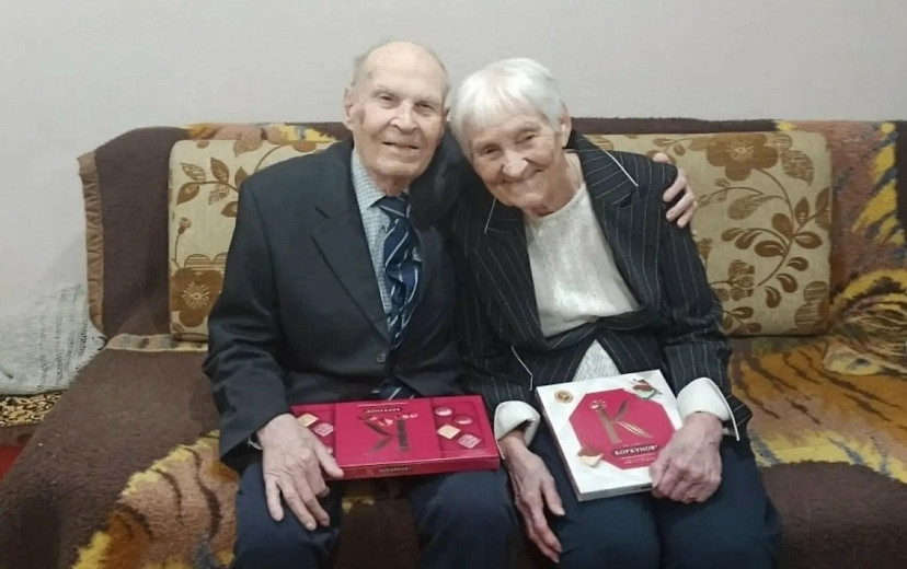 Супруги из Саратова отметили 70 лет со дня свадьбы
