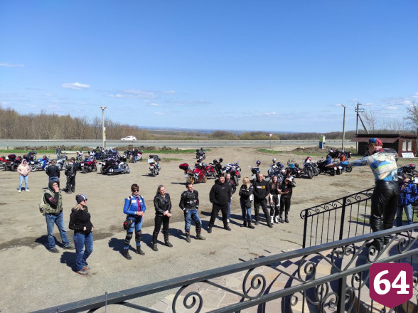 В Саратове мотосезон открыли 200 байкеров