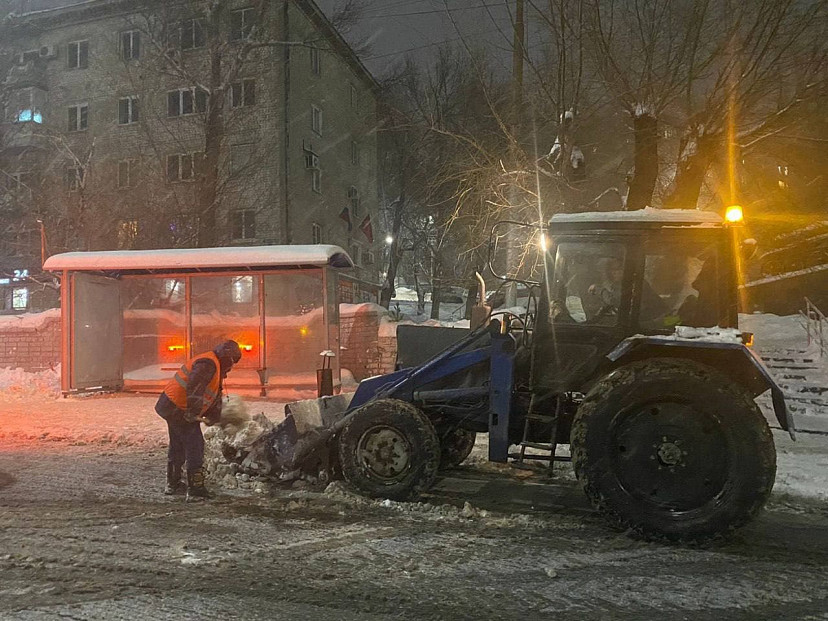 В Саратове за сутки вывезли 5 тысяч кубометров снега