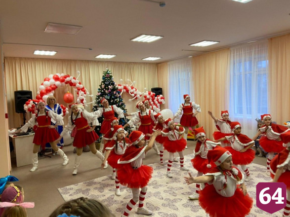 В Энгельсе по нацпроекту завершили строительство самого большого детсада  