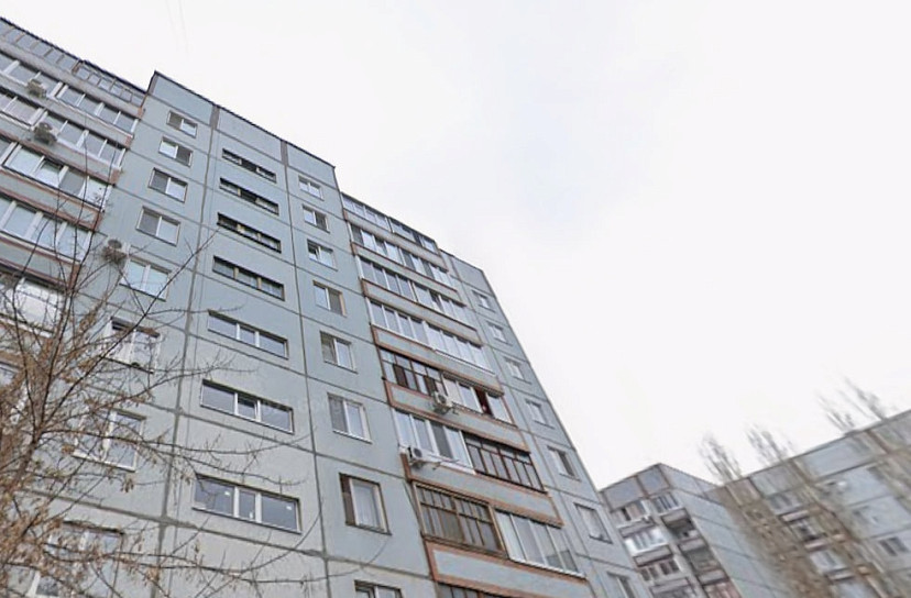 В Саратовской области женщина упала с балкона и разбилась насмерть