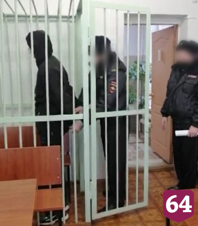 Житель Энгельса пытался изнасиловать женщину в подъезде и получил 5 лет 