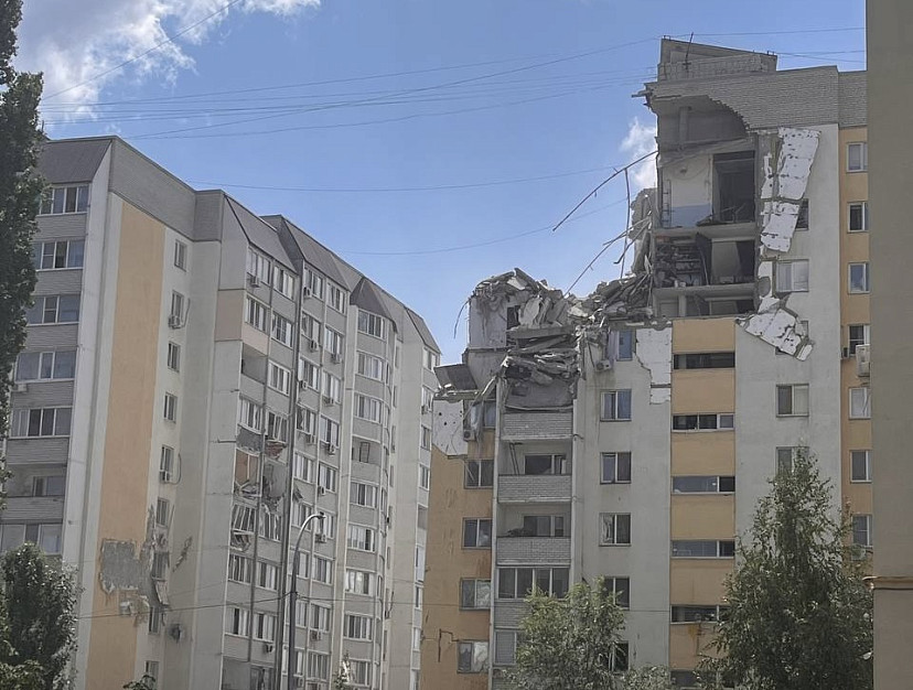 В Саратове при взрыве газа частично обрушилась многоэтажка 