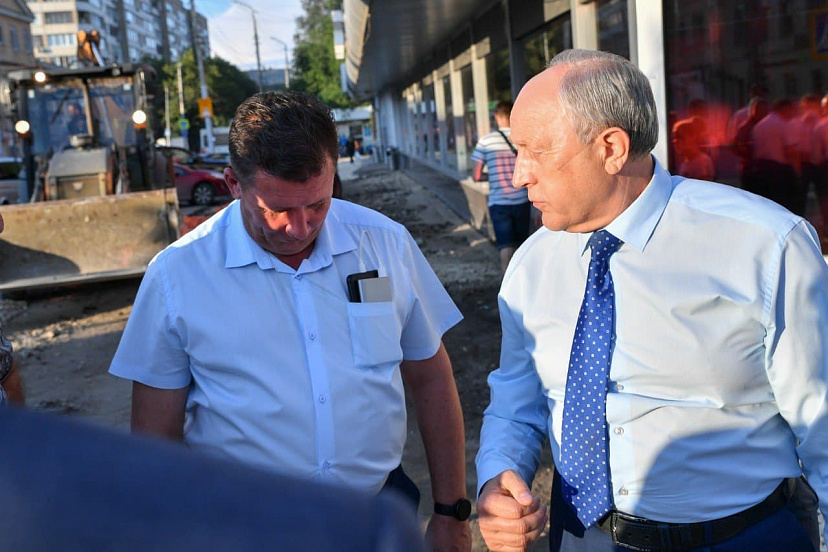 Губернатор раскритиковал темпы ремонта тротуаров в Саратове