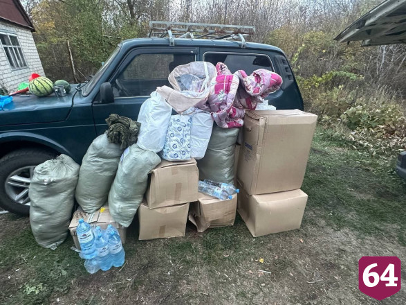 Саратовские общественники отправили на фронт автомобили с мотоциклами