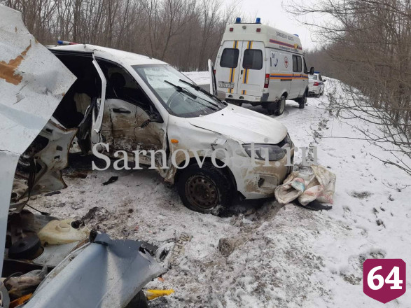 На окраине Саратова в ДТП покалечились подросток и трое молодых людей