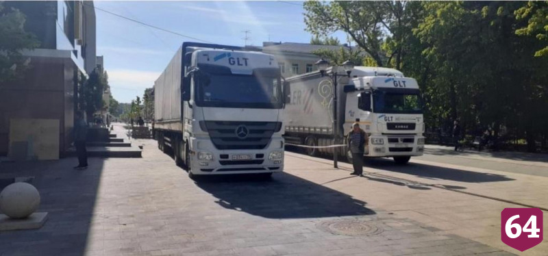 Главу Саратова возмутили большегрузы на Волжской 