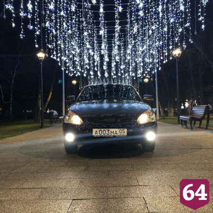 В центре Саратова автохам устроил фотосессию под новогодними огнями