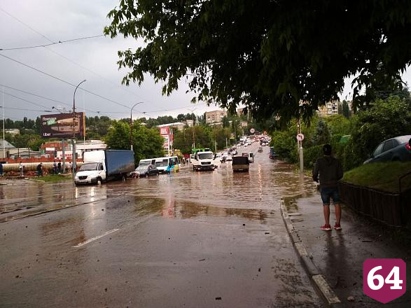 В Саратове подсчитывают ущерб после сильного ливня