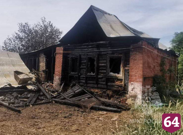 Под Саратовом из-за камина загорелся дом