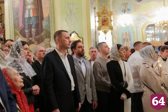 Губернатор Саратовской области встретил Пасху в храме