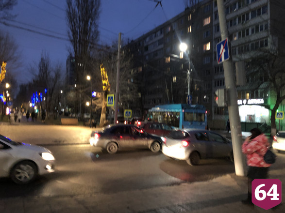ДТП в центре Саратова остановило троллейбусы