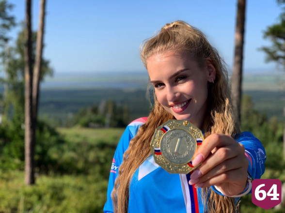 Саратовская чемпионка по танцам в небе выступит за Россию в США
