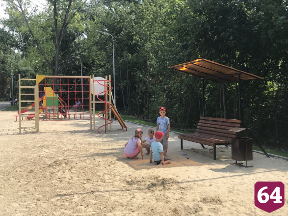 Под Саратовом жители зарыбили пруд и благоустроили берега