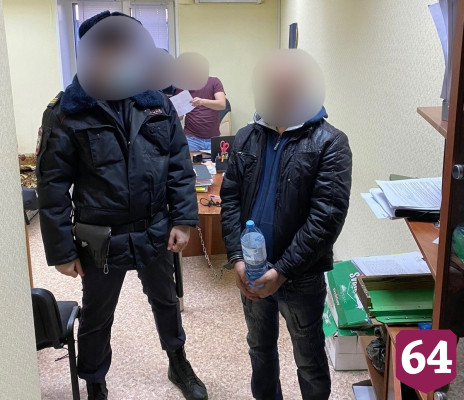 Жителя Саратова арестовали за убийство возлюбленной в коммуналке