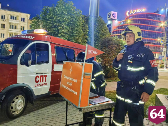 В Саратове актриса просила спасти двух сыновей из горящего ТЮЗа