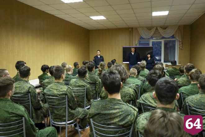 В Саратове транспортные полицейские рассказали детям о ЗОЖ и безопасности в интернете