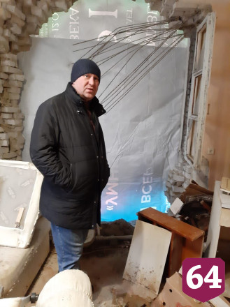 Власти Саратова восстановят стену разрушенного грузовиком дома