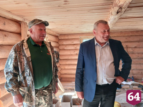 В лесу под Саратовом построили «Деревенское подворье» и Музей спецтехники