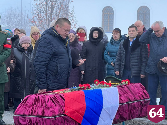В Саратовской области простились с погибшим в СВО воином