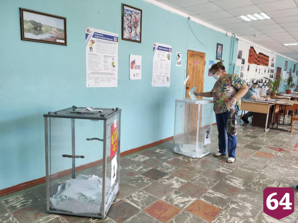 Саратовцы идут голосовать по поправкам в Конституцию для влияния на будущее страны