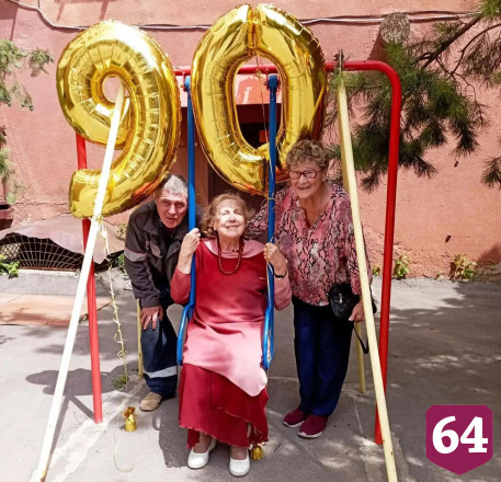 В Саратове автор программы развития потребительского рынка отметила 90-летие