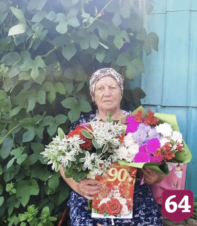 Саратовская долгожительница 40 лет проработала дояркой на ферме