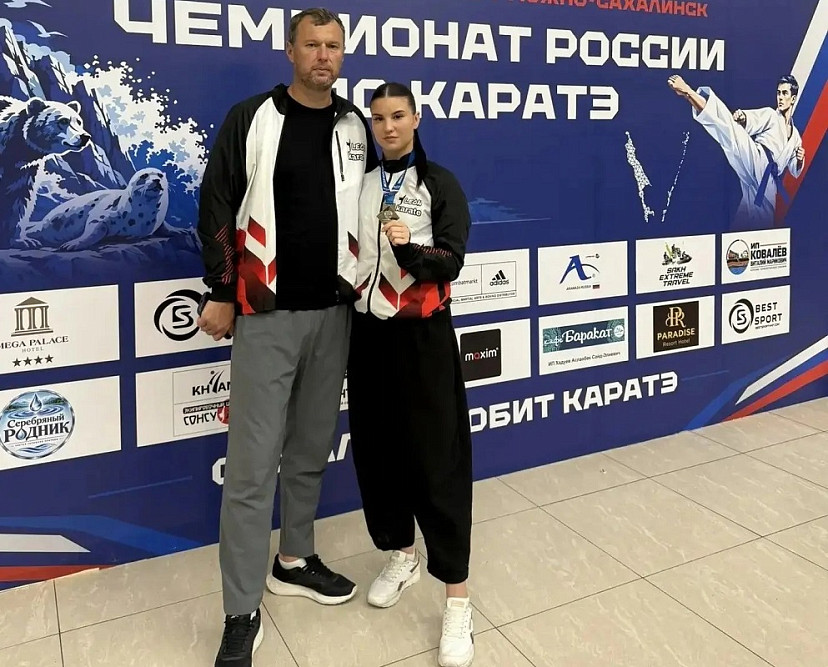 Саратовские каратистки завоевали серебро чемпионата России