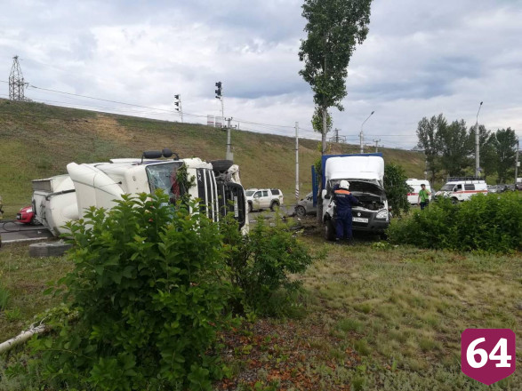 В массовом ДТП с цементовозом покалечилась пассажирка легковушки
